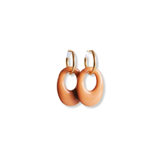 Oorbellen met resin druppel