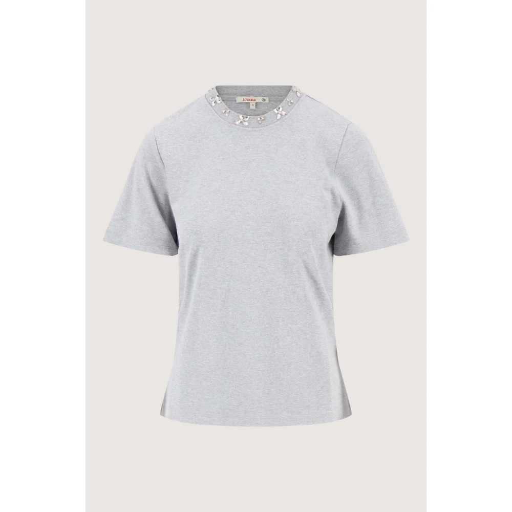 t-shirt with beaded neckline short sleeve